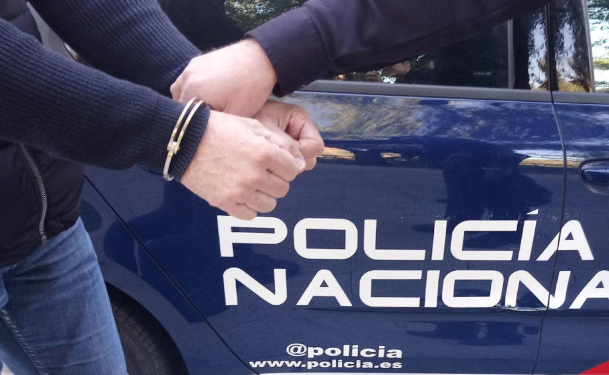 La Policía Nacional detuvo a los dos jóvenes en Burgos.