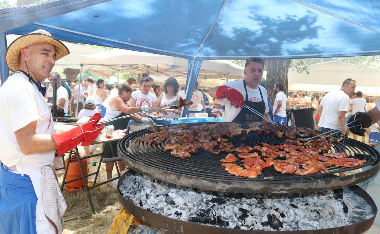 Las peñas lo dieron todo para que los burgaleses volviesen a disfrutar en El Parral.