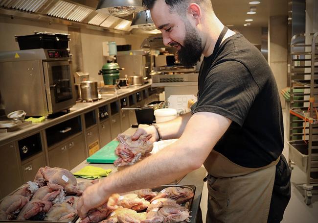 Pau García Mas, jefe de cocina.