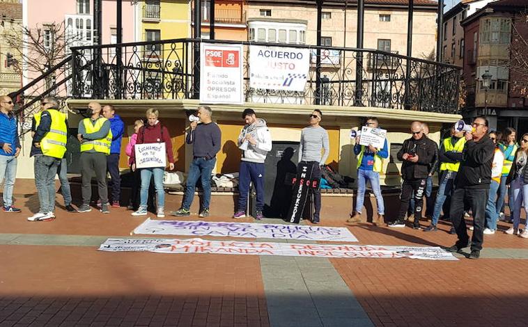 Imagen principal - Las posturas de Policía Local y Ayuntamiento de Miranda no se han acercado en un mes de negociaciones