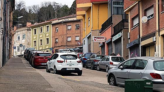 Los vecinos del Casco Histórico Alto, preocupados por el recorte de aparcamientos