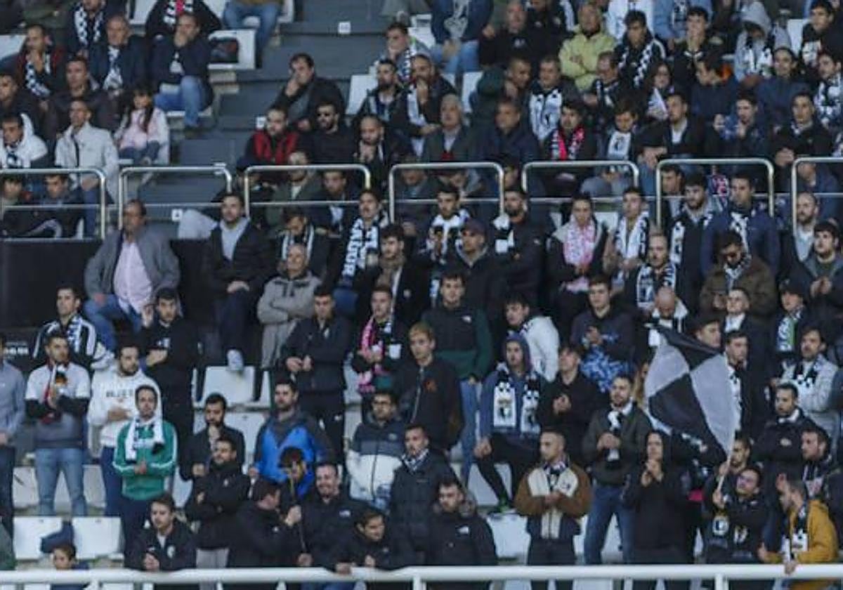 El Burgos CF quiere contar con el apoyo de su afición en Ibiza.