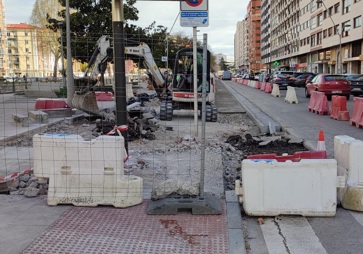 Las obras del carril bici de Reyes Católicos arrancaron semanas atrás.