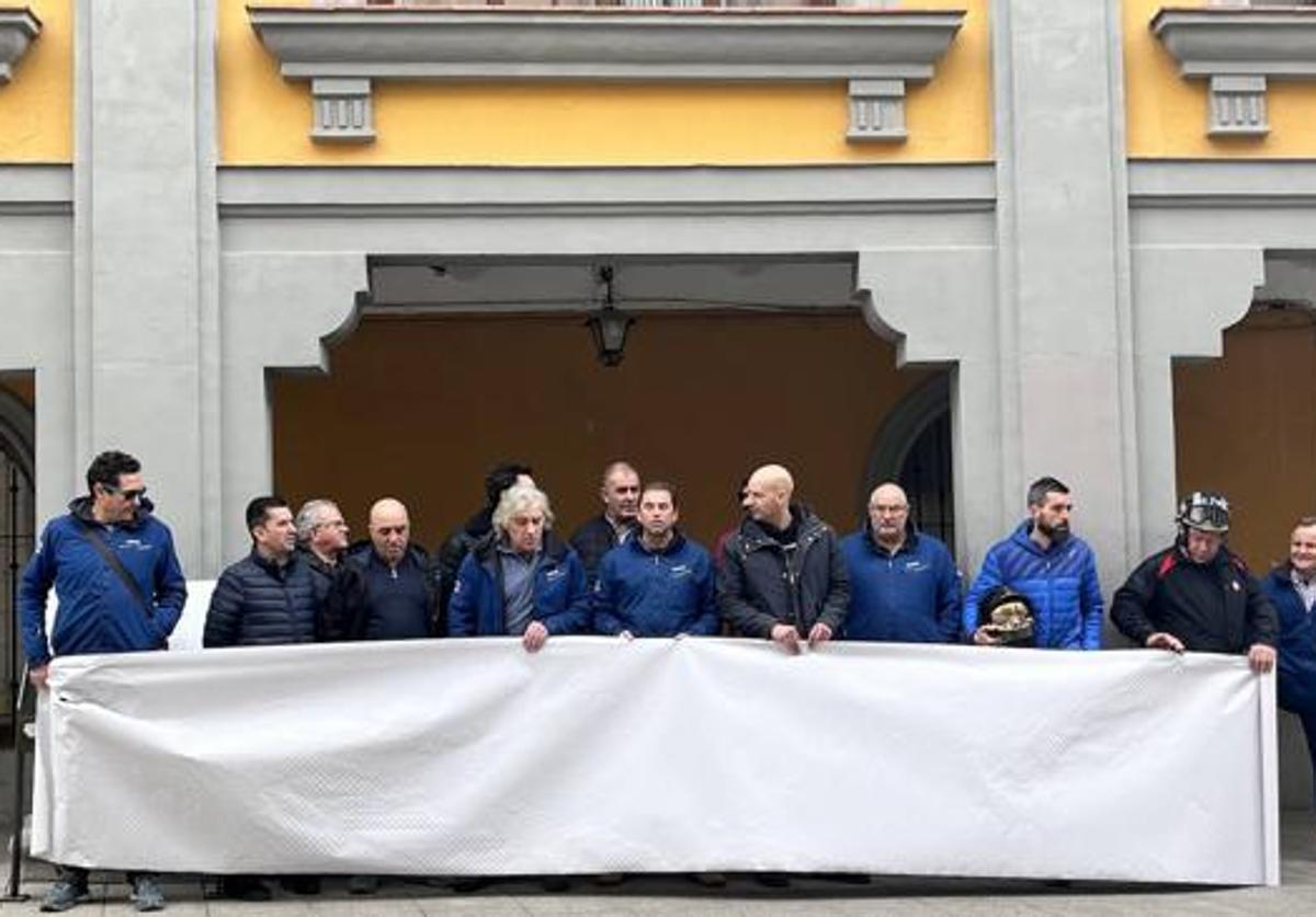 Los bomberos de Aranda llevan varios meses movilizándose.