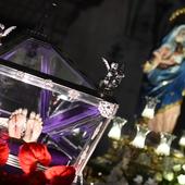 Las hermandades de Burgos lloran a Cristo en el Santo Entierro