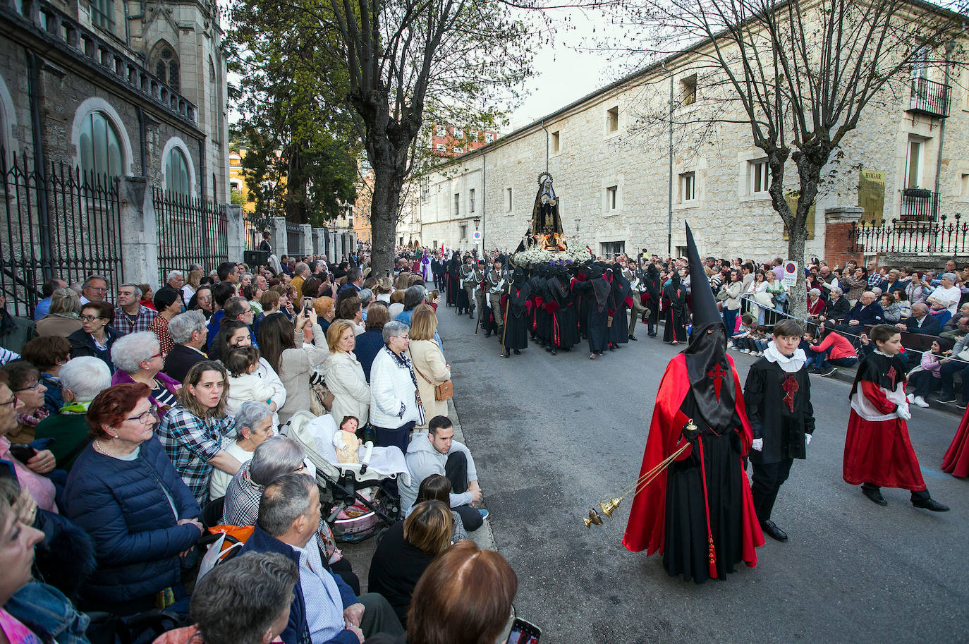 La Soledad recorre las calles de Burgos