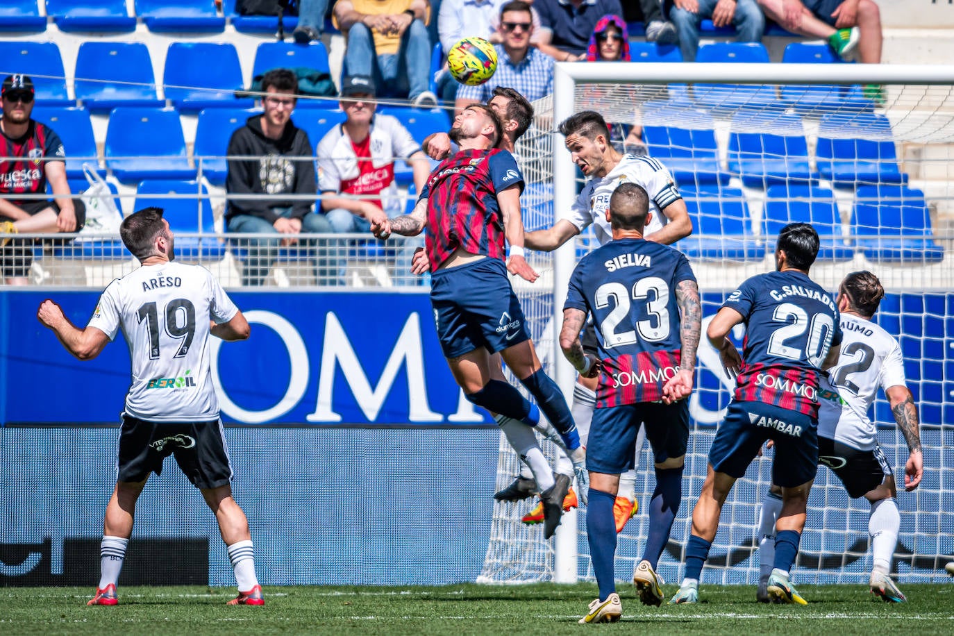 El Burgos cae derrotado ante el Huesca