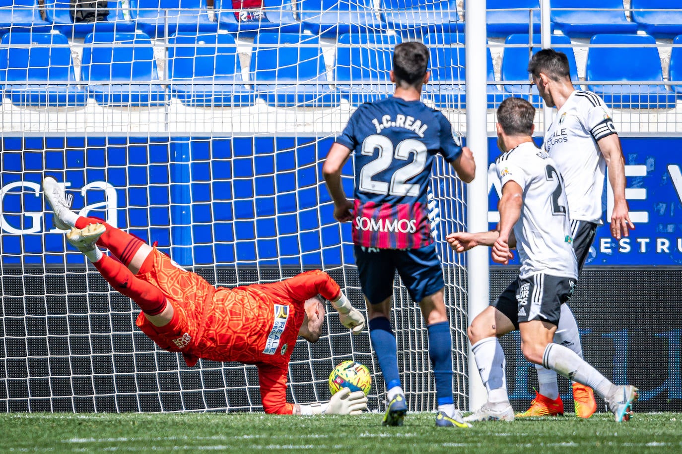 El Burgos cae derrotado ante el Huesca
