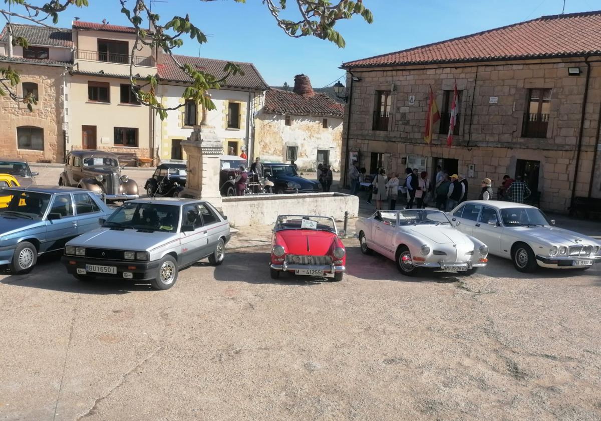 El Club Burgalés de Vehículos Históricos visita Quintanilla del Coco