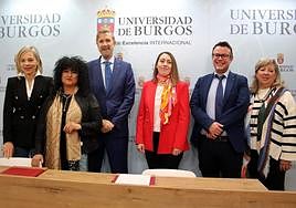 Firma del convenio de la UBU con la Asociación de Mujeres en el Sector Público.