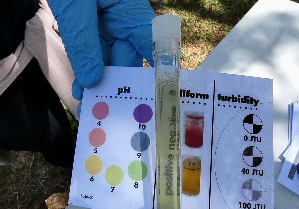Determinación del pH del agua del tramo fluvial del río Odra estudiado por la Asociación Valdehumada Viva.