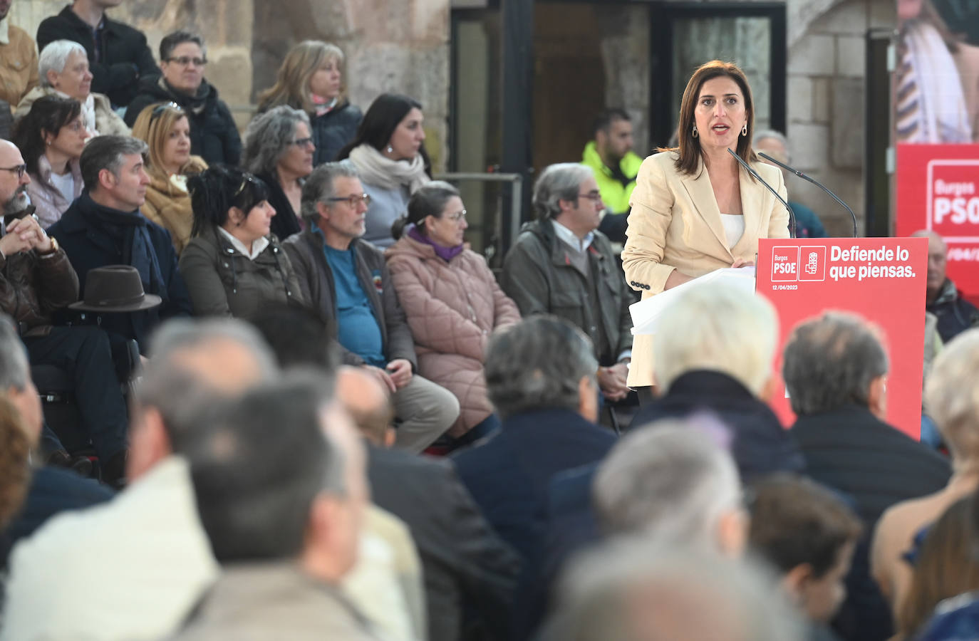 Pedro Sánchez respalda en Burgos la candidatura de Daniel de la Rosa