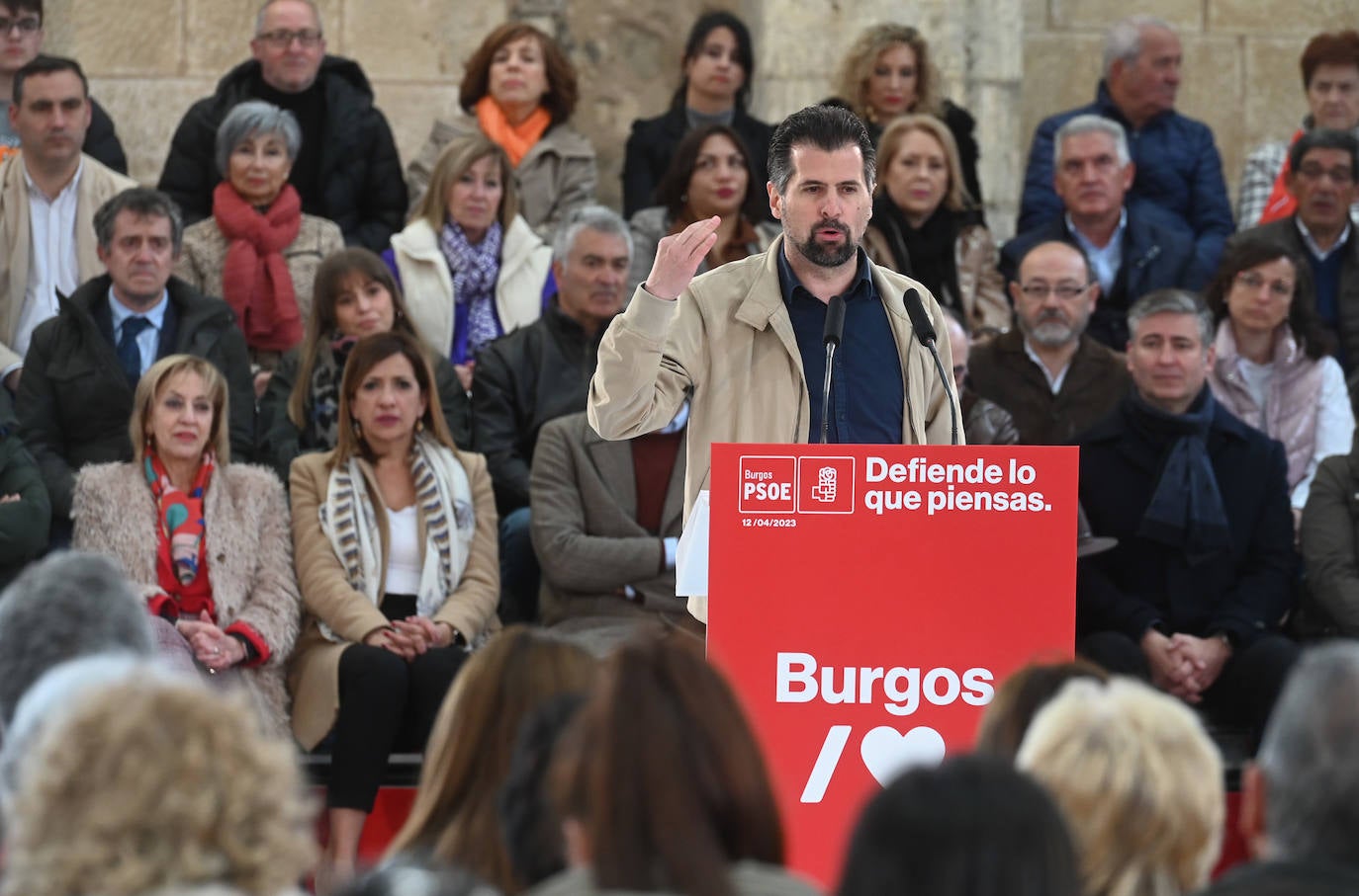 Pedro Sánchez respalda en Burgos la candidatura de Daniel de la Rosa