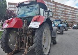 Tractor por las calles de Burgos durante una manifestación de agricultores y ganaderos.