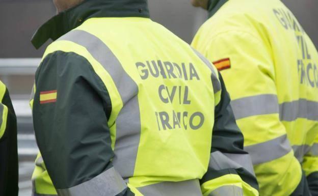 La Guardia Civil de Burgos investiga a una persona por suplantación de identidad.