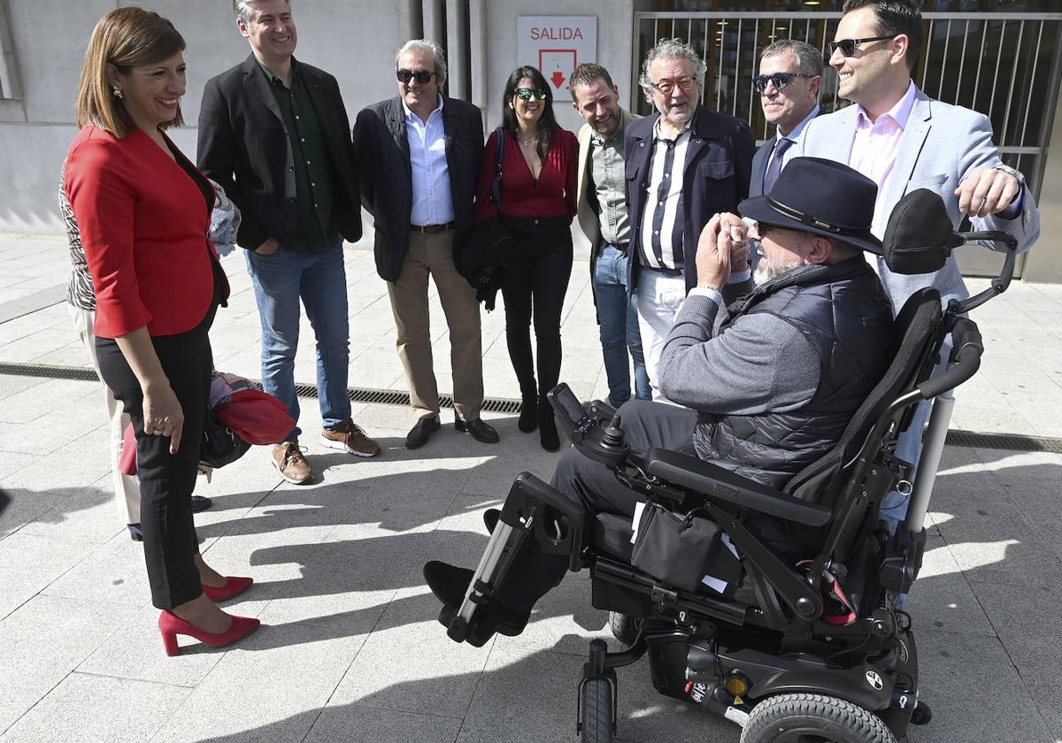 Daniel de la Rosa, alcalde y candidato a la reelección, con su equipo.