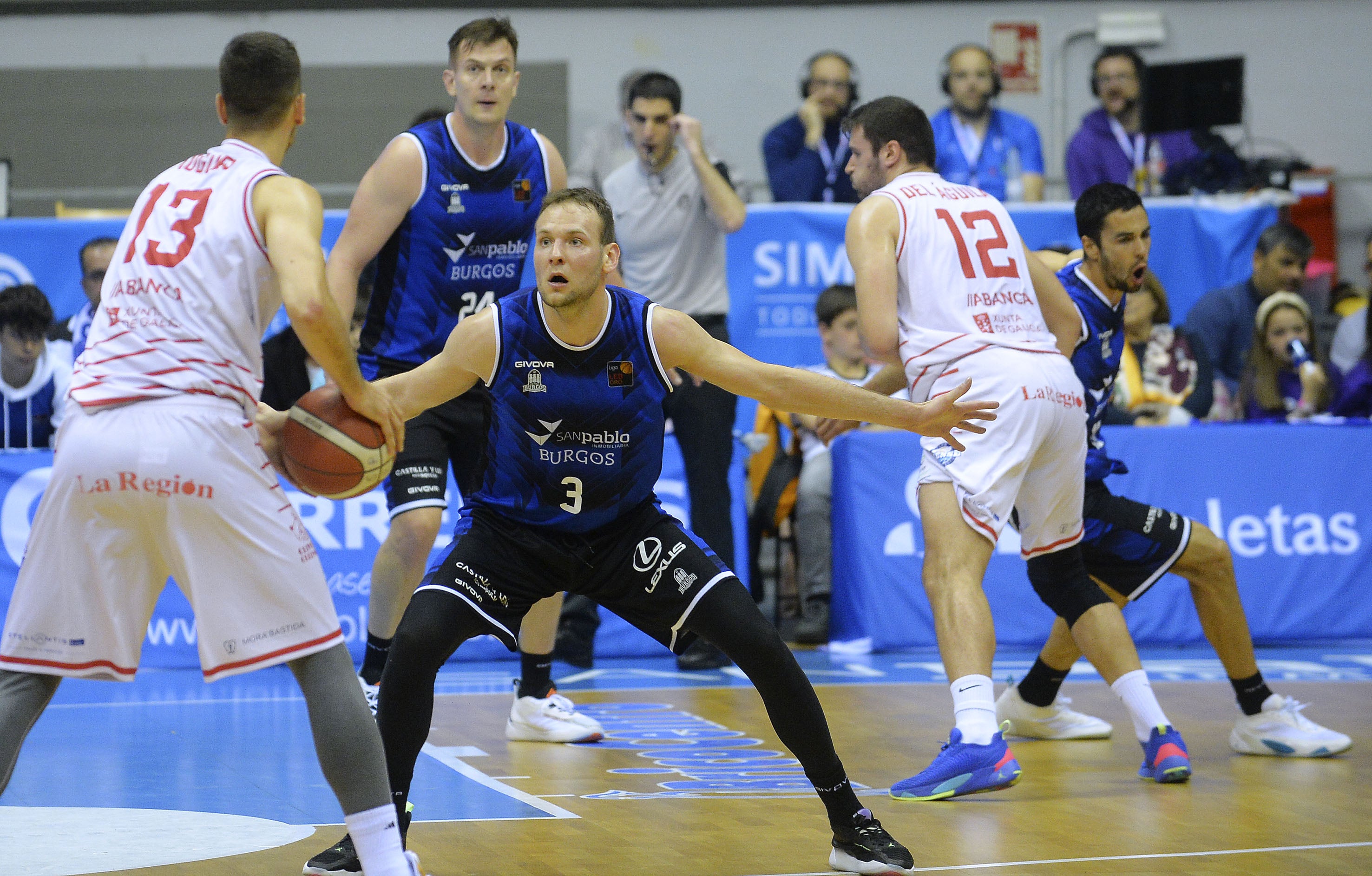 El San Pablo no da opciones al Club Ourense Baloncesto