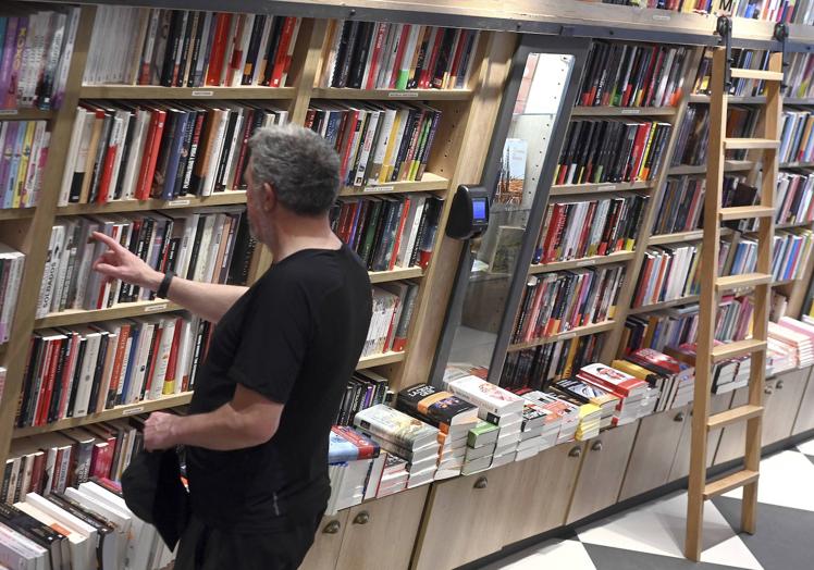 Imagen principal - Librería Hijos de Santiago Rodríguez.