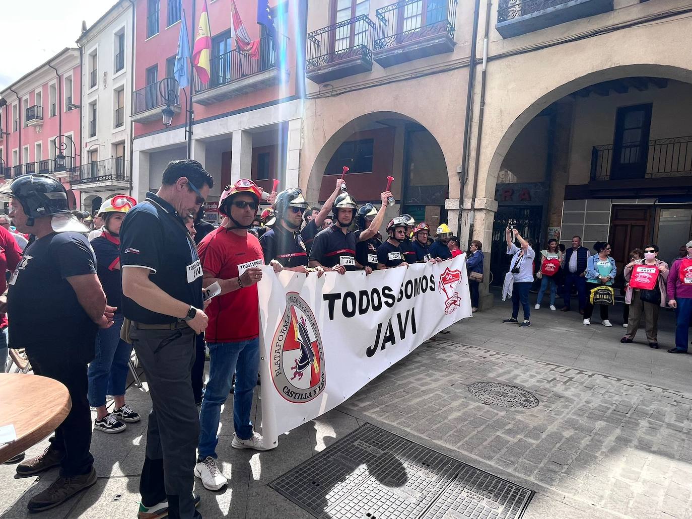 Los bomberos de Castilla y León se manifiestan en Aranda