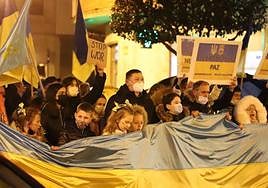 Manifestación pidiendo la paz en Ucrania impulsada por ucranianos residentes en Burgos.