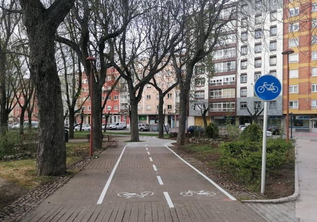 Los ciclistas rechazan generar vías ciclistas robando espacio a los peatones.