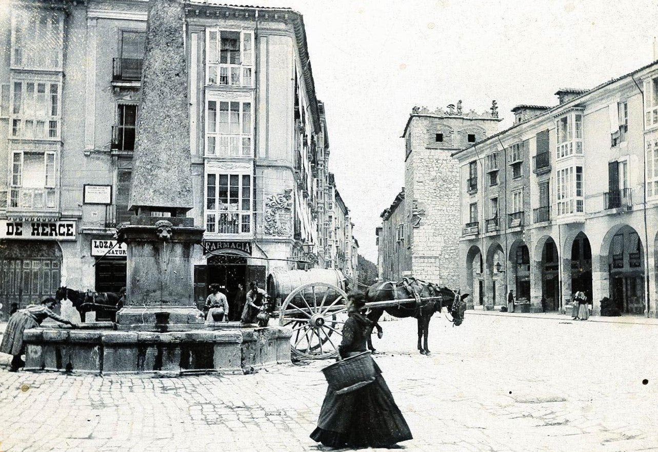 Imagen antes - La plaza de Prim es reconocible dos siglos después.