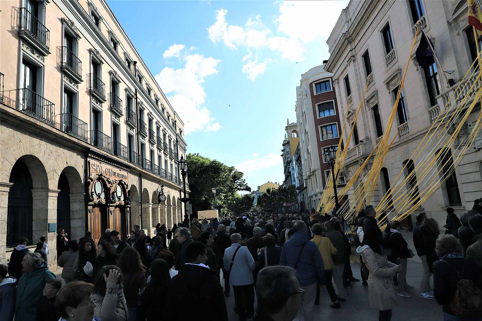 Burgos se llena de flores y gentío