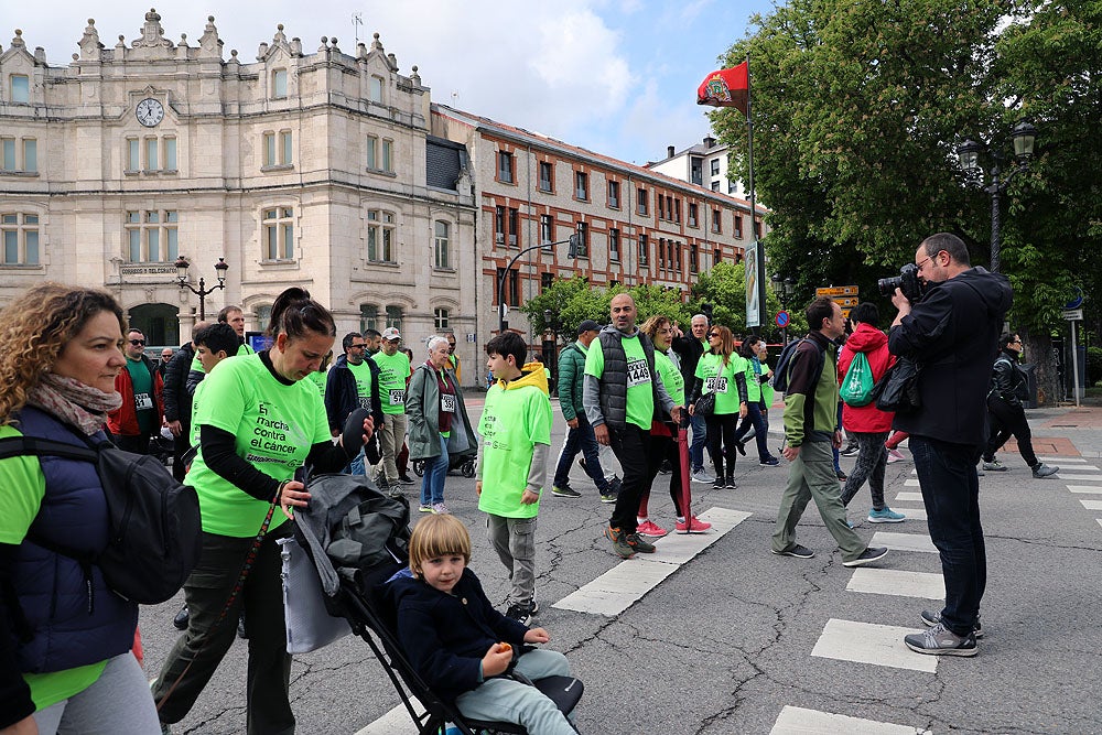 Más de 5.000 burgaleses marchan contra el cáncer
