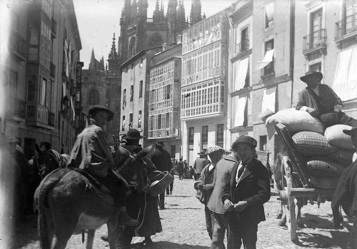 Imagen antes - Las Llanas han cambiado los mercados por locales de ocio.