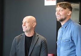 Julián Calero junto a Michu en su despedida del Burgos CF este miércoles.