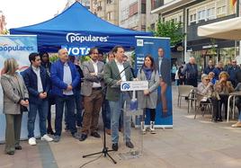 Mañueco ha protagonizado un café-mitin en Miranda