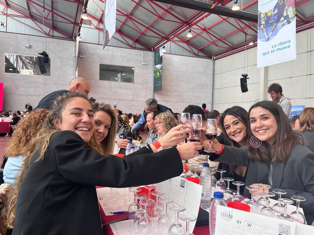 Cata multitudinaria de los Premios Envero en Aranda