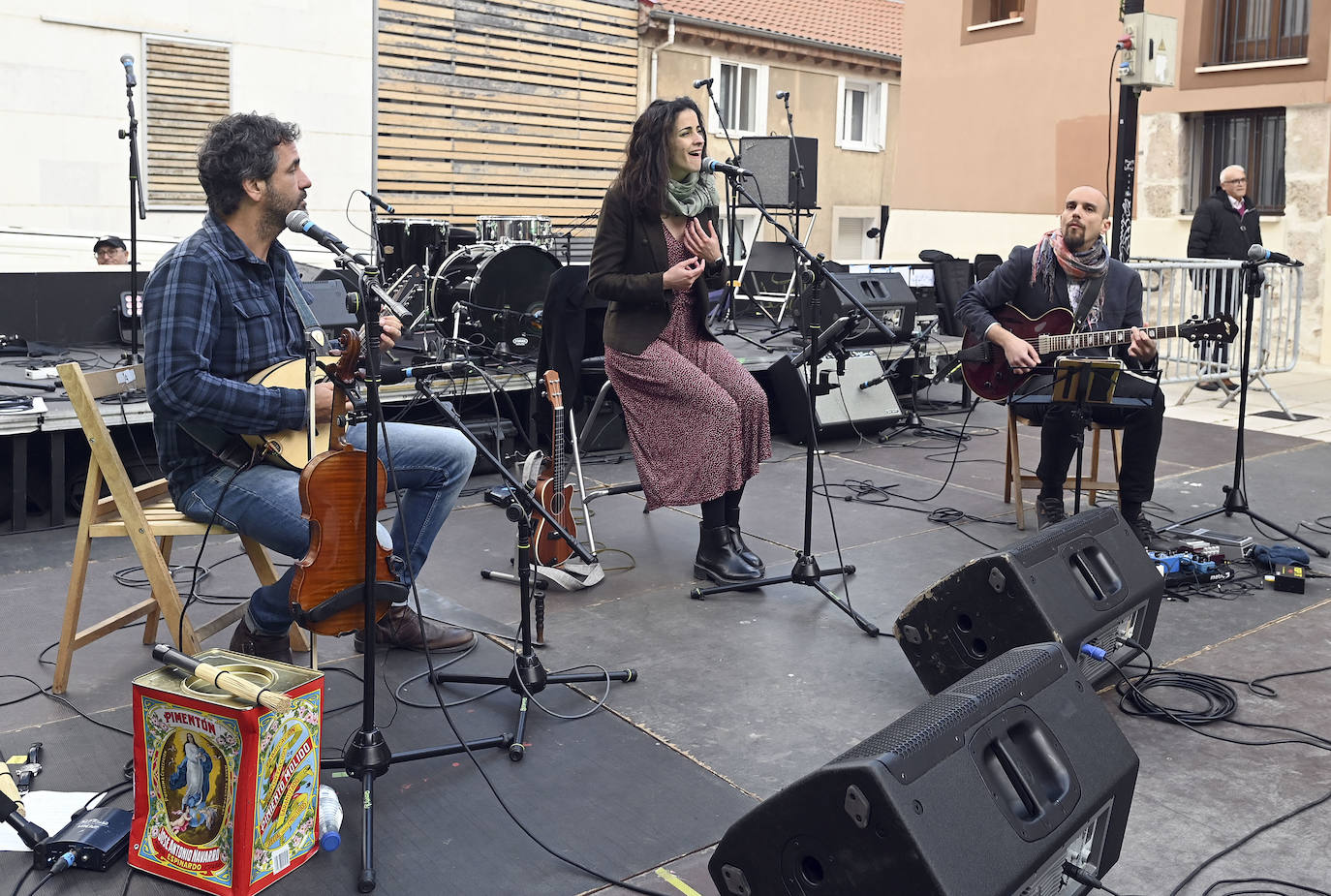 La Noche Blanca llena las calles de Burgos de cultura