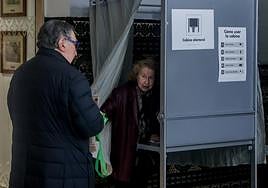 Imagen de una cabina electoral para estas elecciones del 28M.