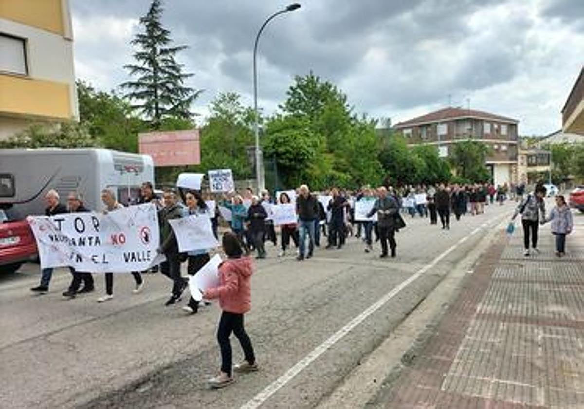 Protesta de los vecinos contra la instalación de la granja fotovoltaica.