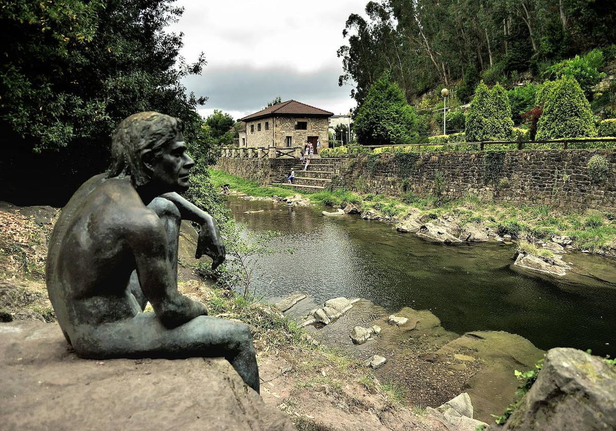 Escultura del Hombre pez de Liérganes