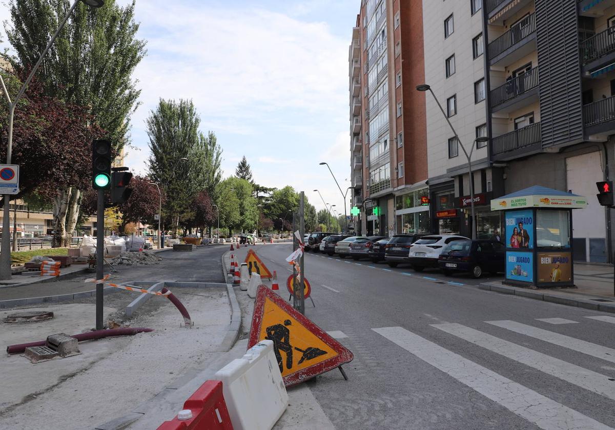 Las obras en Reyes Católicos acabarán en agosto.