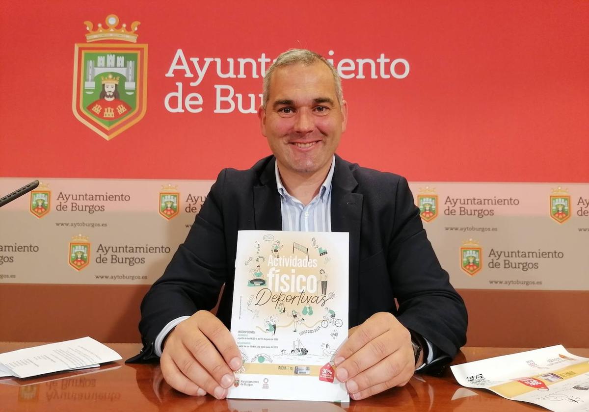 El concejal de Deportes, Leví Moreno, ha presentado la nueva campaña de actividades.