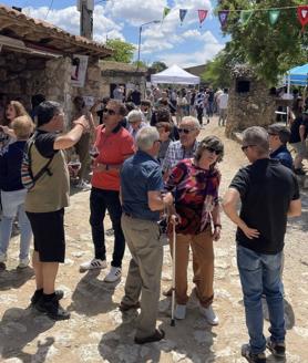 Imagen secundaria 2 - Más de 1.500 personas disfrutaron de la IV Feria del Vino de Sotillo de la Ribera