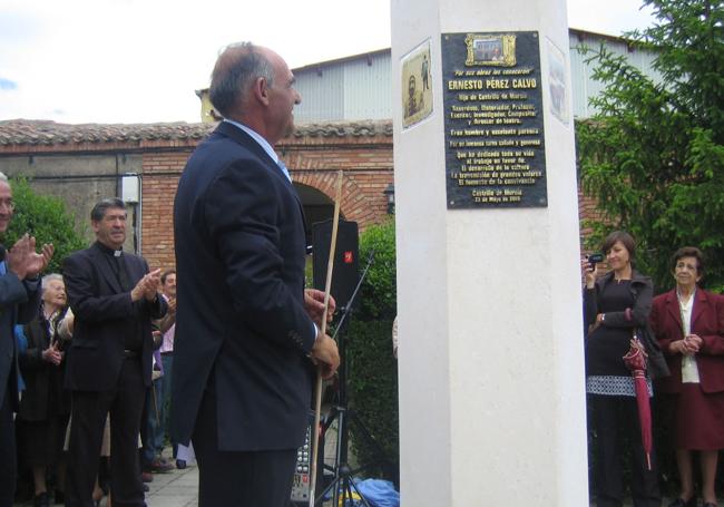 Ernesto Pérez Calvo en el homenaje de Castrillo al estudioso de la figura del Colacho.