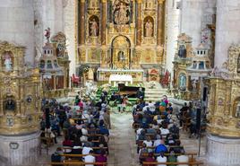 La iglesia de la Asunción de Villahoz ha acogido uno de los conciertos del ciclo Soledad Sonora.