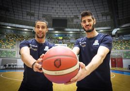 Álex López y Álex Barrera, capitanes del San Pablo, ya saben lo que es conseguir un ascenso con el equipo.