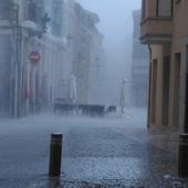 Una tromba de agua inunda las calles de Briviesca en pocos minutos