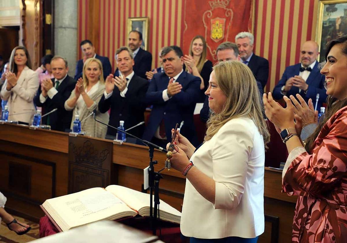 Cristina Ayala se convierte en la primera alcaldesa de Burgos