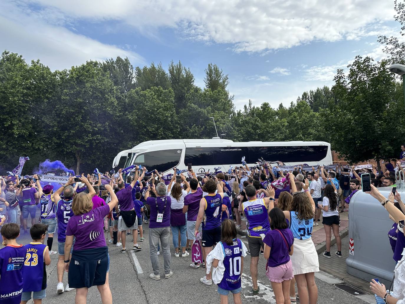 Ambientazo en la previa de la final entre Zunder Palencia y Hereda San Pablo