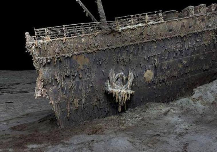 Restos del Titanic en el Atlántico Norte.