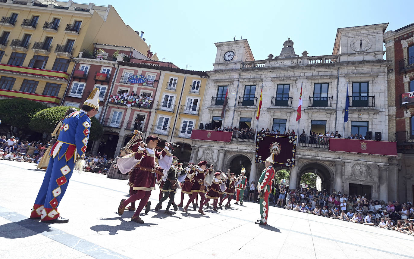 El pregón infantil y el himno de Burgos en imágenes