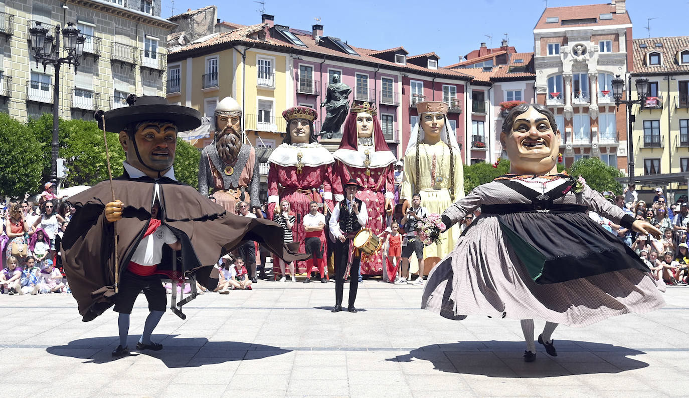 El pregón infantil y el himno de Burgos en imágenes