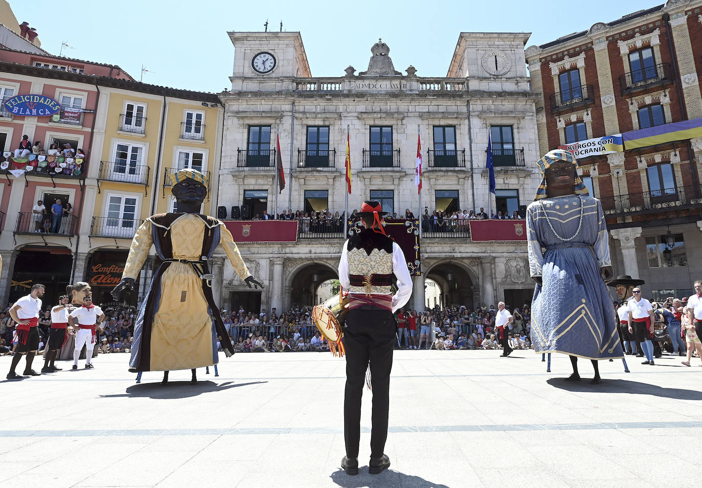 El pregón infantil y el himno de Burgos en imágenes