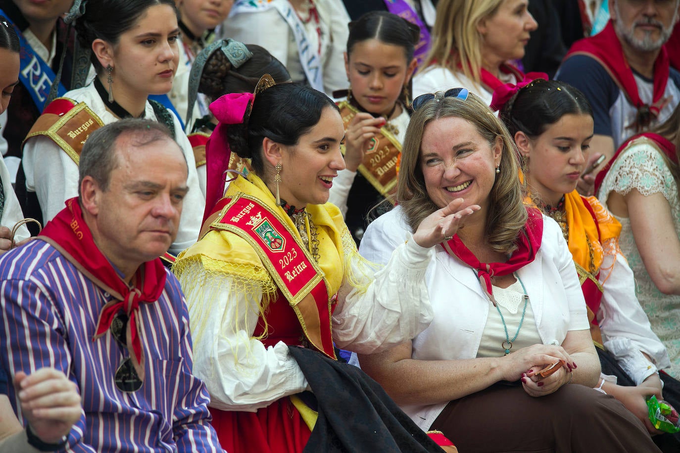 La cabalgata de peñas de Burgos en imágenes